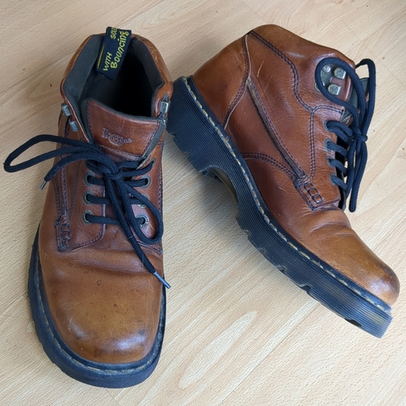 Vtg Dr Martens 8A19 Chunky Heel Boots Brown Size 10 Made‎ In England - Picture 1 of 11